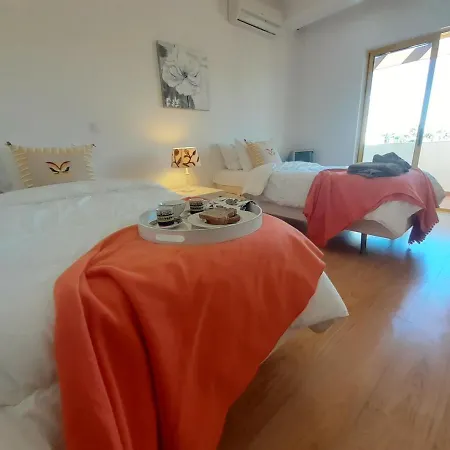 Country Club Apartment *